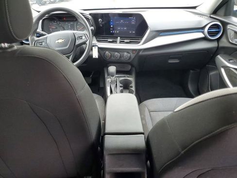 Used 2024 Chevrolet Trax LS w/ LS Convenience Package FWD image 13