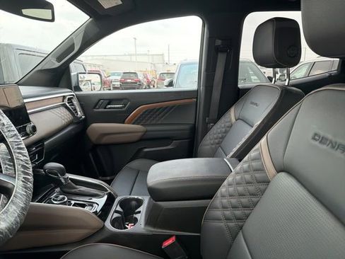 Used 2026 GMC Canyon Denali image 10