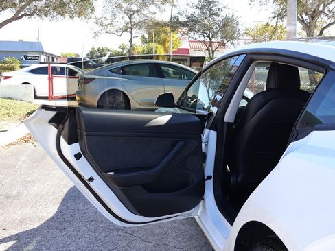 Used 2022 Tesla Model 3 Long Range image 26