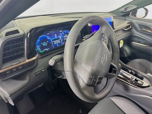 New 2025 Toyota Crown Signia image 5