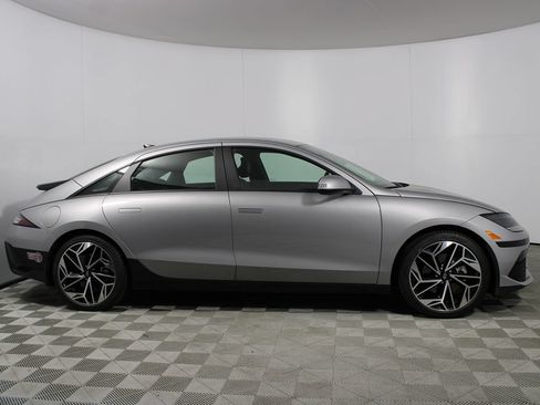 Used 2024 Hyundai Ioniq 6 SEL RWD image 36