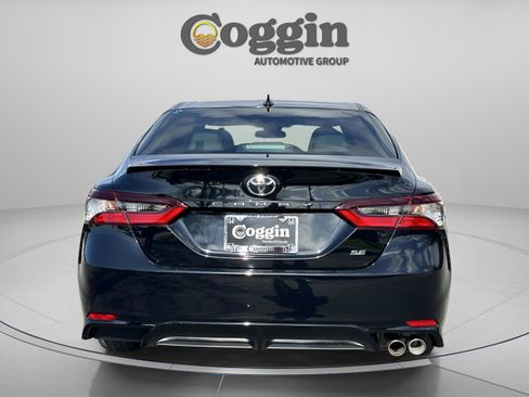 Used 2023 Toyota Camry SE image 4