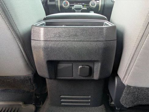 Certified 2025 Toyota Tacoma SR5 AWD/4WD image 16