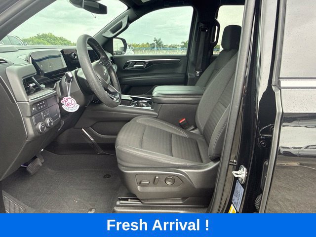 Used 2025 Chevrolet Tahoe LS RWD image 2