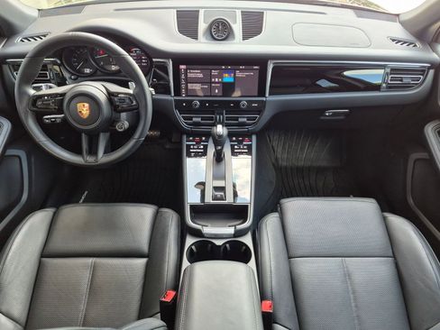 Certified 2026 Porsche Macan AWD/4WD image 22