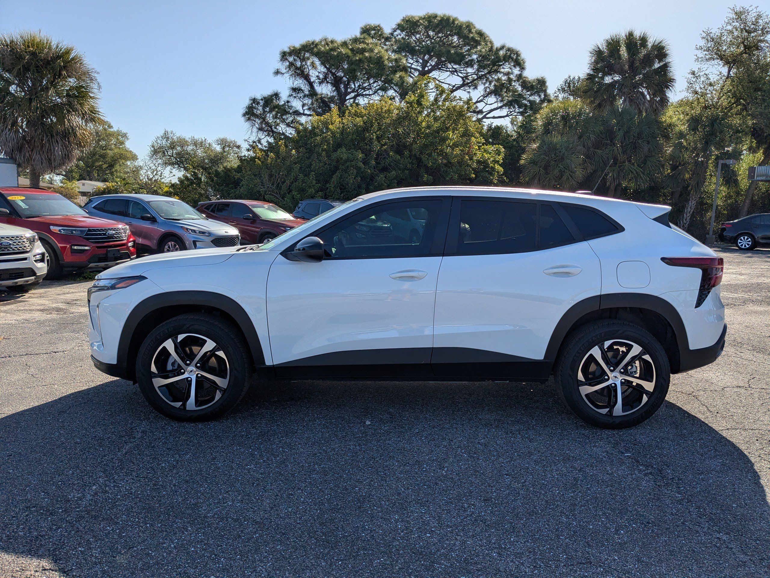 Used 2025 Chevrolet Trax RS w/ Driver Confidence Package FWD image 7