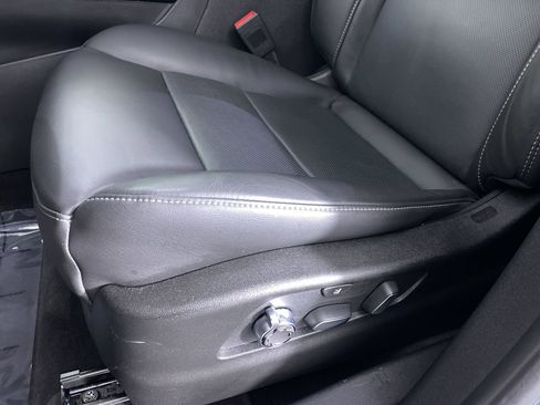 Certified 2024 Cadillac XT4 Premium Luxury image 10