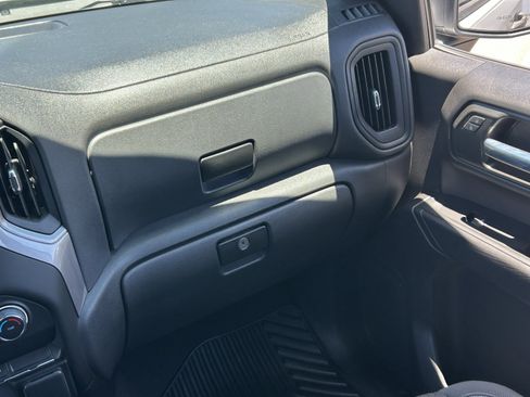 Used 2022 Chevrolet Silverado 1500 Custom RWD image 17