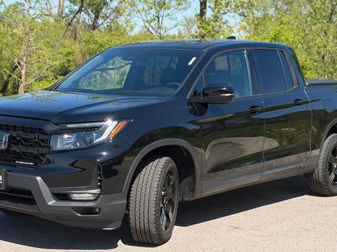 Used 2025 Honda Ridgeline Black Edition image 3