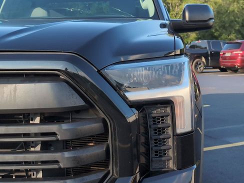 Used 2022 Toyota Tundra SR5 AWD/4WD image 12
