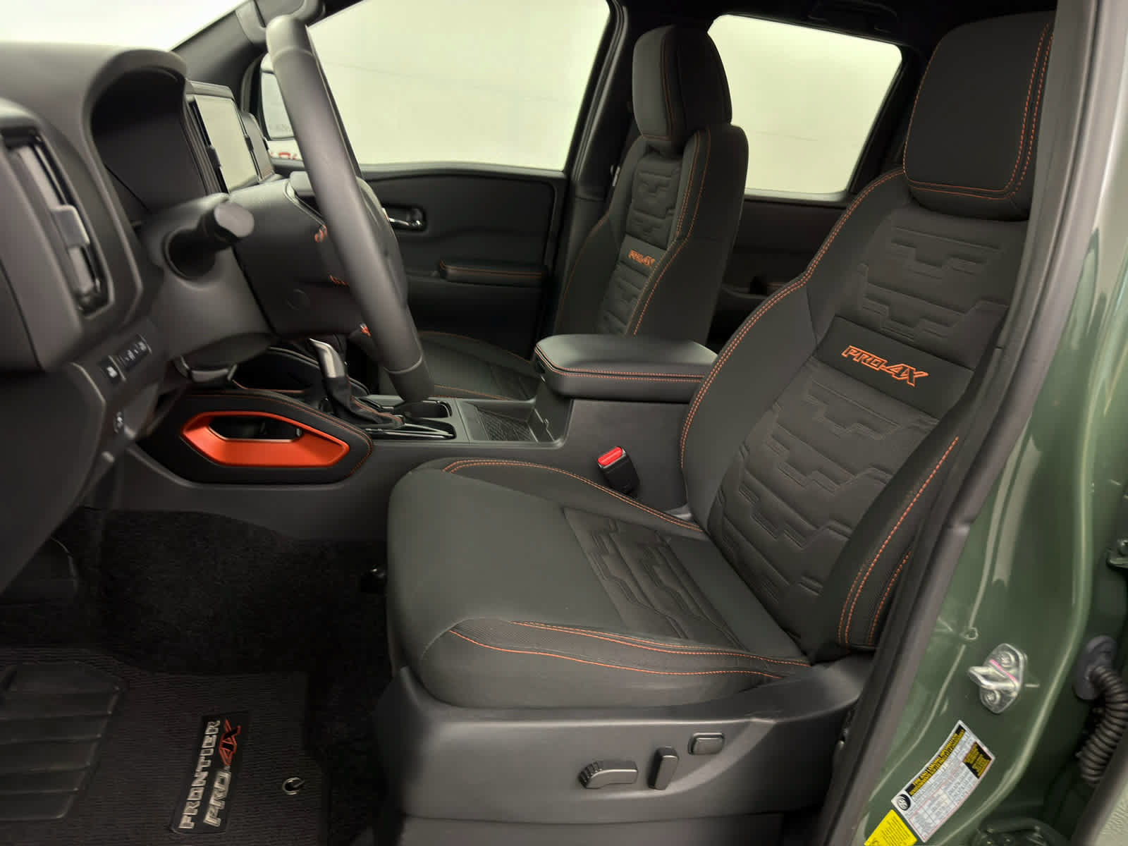 Certified 2025 Nissan Frontier PRO-4X w/ Pro Convenience Package AWD/4WD image 14
