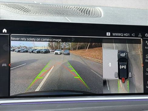 Used 2022 BMW X7 xDrive40i w/ M Sport Package image 9