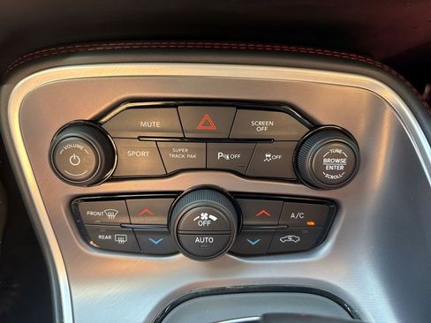 Used 2021 Dodge Challenger R/T w/ Plus Package image 18