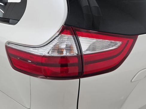 Used 2018 Toyota Sienna XLE w/ XLE Navigation Package FWD image 32