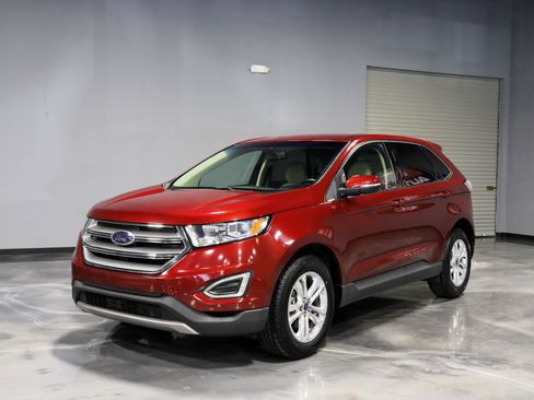 Used 2017 Ford Edge SEL w/ Equipment Group 201A FWD image 3