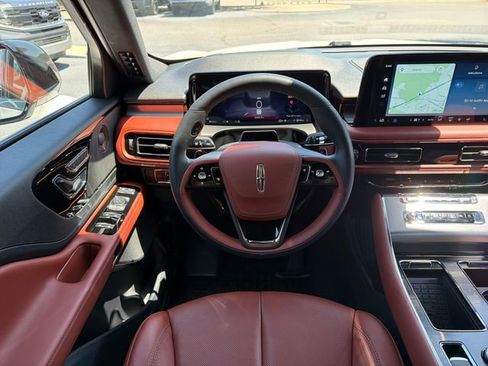 Used 2025 Lincoln Aviator Reserve w/ Illumination Package RWD image 16