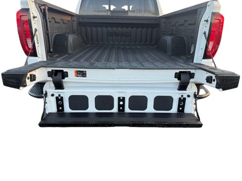 Used 2022 GMC Sierra 1500 SLT w/ SLT Premium Plus Package AWD/4WD image 31