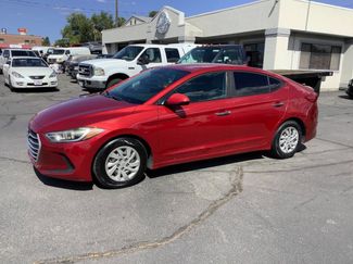 Used 2017 Hyundai Elantra SE image 1