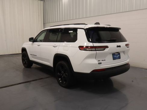 Used 2023 Jeep Grand Cherokee L Laredo AWD/4WD image 8