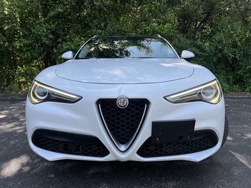 Used 2018 Alfa Romeo Stelvio Ti AWD/4WD image 2