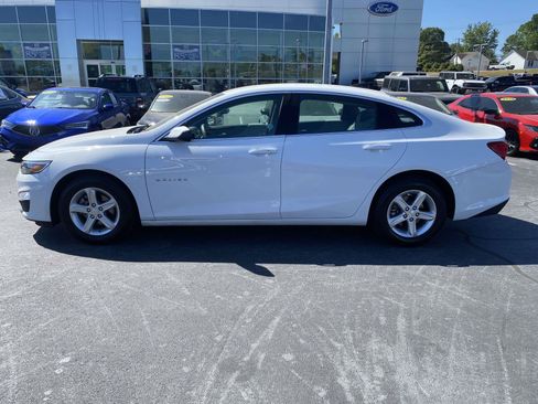 Used 2025 Chevrolet Malibu LS FWD image 4