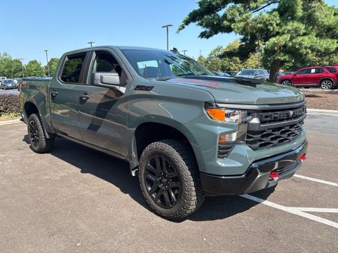 Used 2025 Chevrolet Silverado 1500 Custom Trail Boss w/ LPO, Dark Essentials Package AWD/4WD image 7