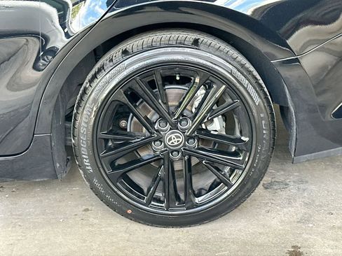 Used 2025 Toyota Camry SE FWD image 11