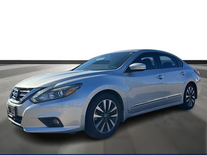 Used 2017 Nissan Altima 2.5 SL w/ Technology Package
