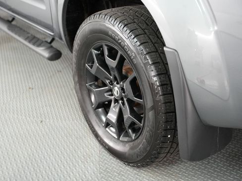 Used 2021 Nissan Frontier SV w/ Midnight Edition Floor Mats image 53