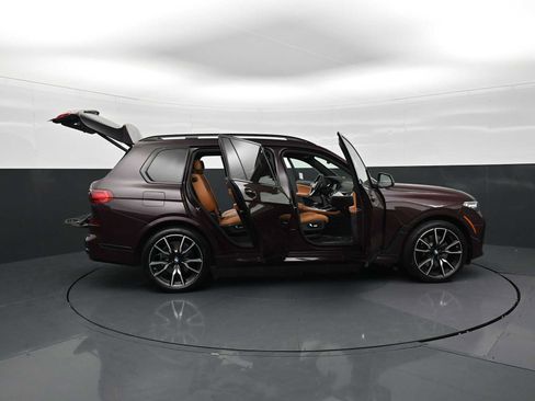 Used 2021 BMW X7 xDrive40i w/ M Sport Package AWD/4WD image 36