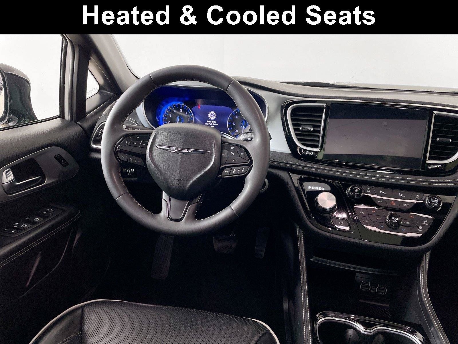 Used 2025 Chrysler Pacifica Limited FWD image 2