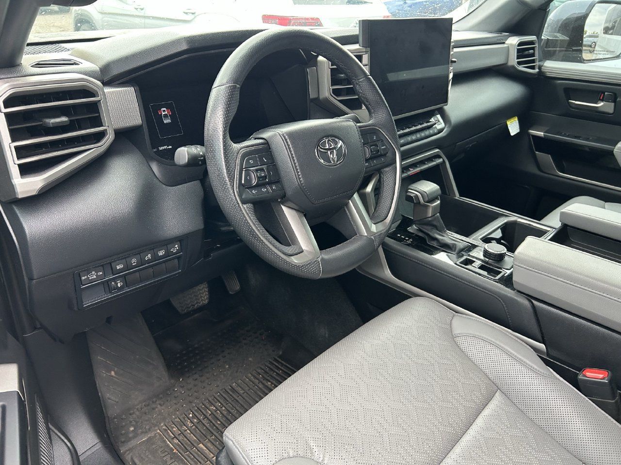 Used 2025 Toyota Tundra Limited AWD/4WD image 12