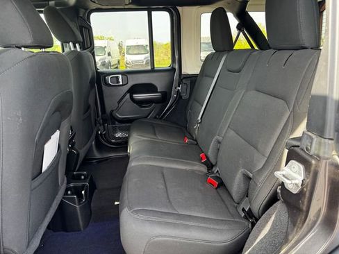 Used 2020 Jeep Wrangler Unlimited Sport S AWD/4WD image 19