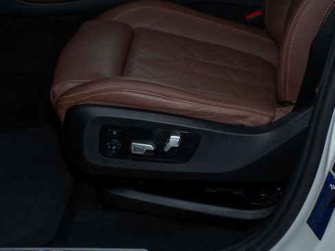 Used 2024 BMW X6 xDrive40i w/ Premium Package image 27