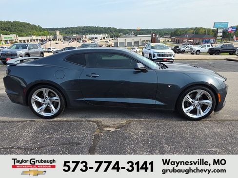 Used 2020 Chevrolet Camaro SS RWD image 9