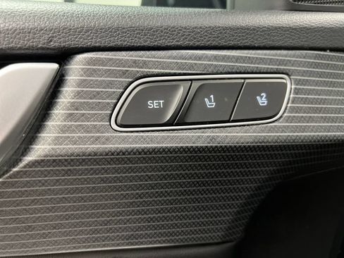 Used 2024 Hyundai Palisade Limited AWD/4WD image 16