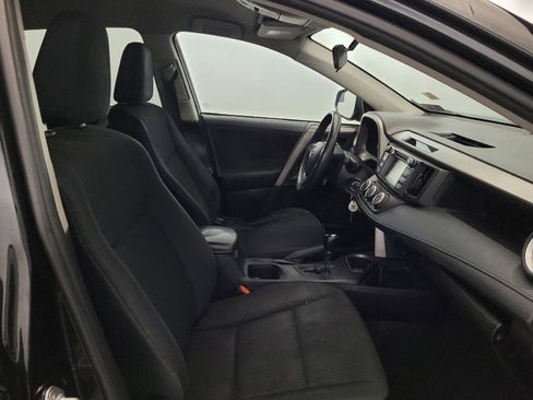 Used 2018 Toyota RAV4 LE FWD image 21