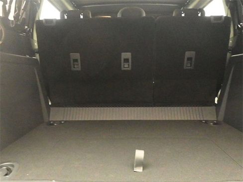 New 2025 Ford Bronco 4-Door image 17