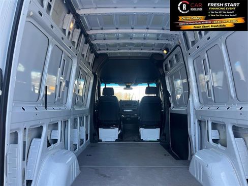 Used 2025 Mercedes-Benz Sprinter 2500 image 9