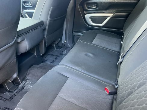 Used 2019 Nissan Titan SV RWD image 5
