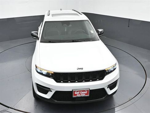 Used 2024 Jeep Grand Cherokee Altitude AWD/4WD image 36