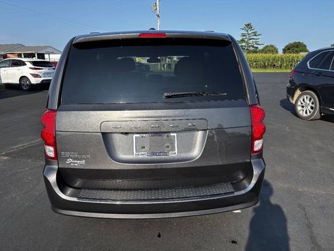 Used 2020 Dodge Grand Caravan SE FWD image 5