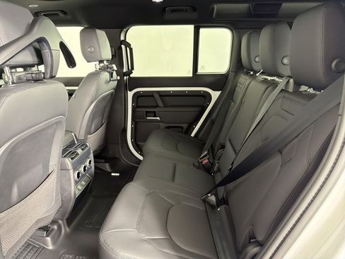 New 2026 Land Rover Defender 110 X-Dynamic SE image 27