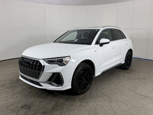 Used 2021 Audi Q3 2.0T Premium Plus w/ Premium Plus Package image 3