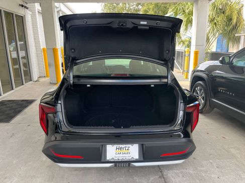 Used 2025 Kia K4 LXS image 31