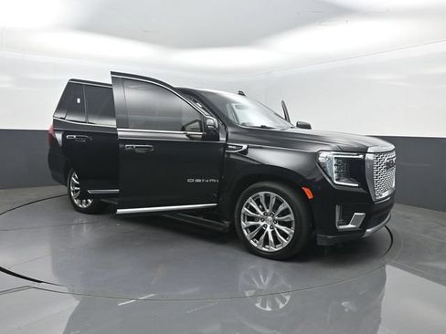 Used 2021 GMC Yukon Denali w/ Denali Ultimate Package AWD/4WD image 38