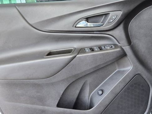 Used 2023 Chevrolet Equinox LT FWD image 11