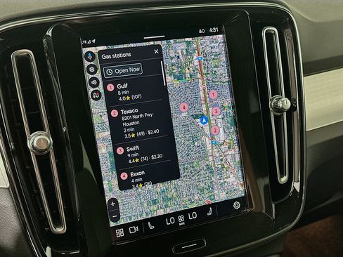 Used 2025 Volvo XC40 B5 Core image 22