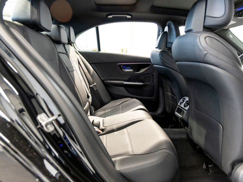 Used 2025 Mercedes-Benz C 300 Sedan image 25