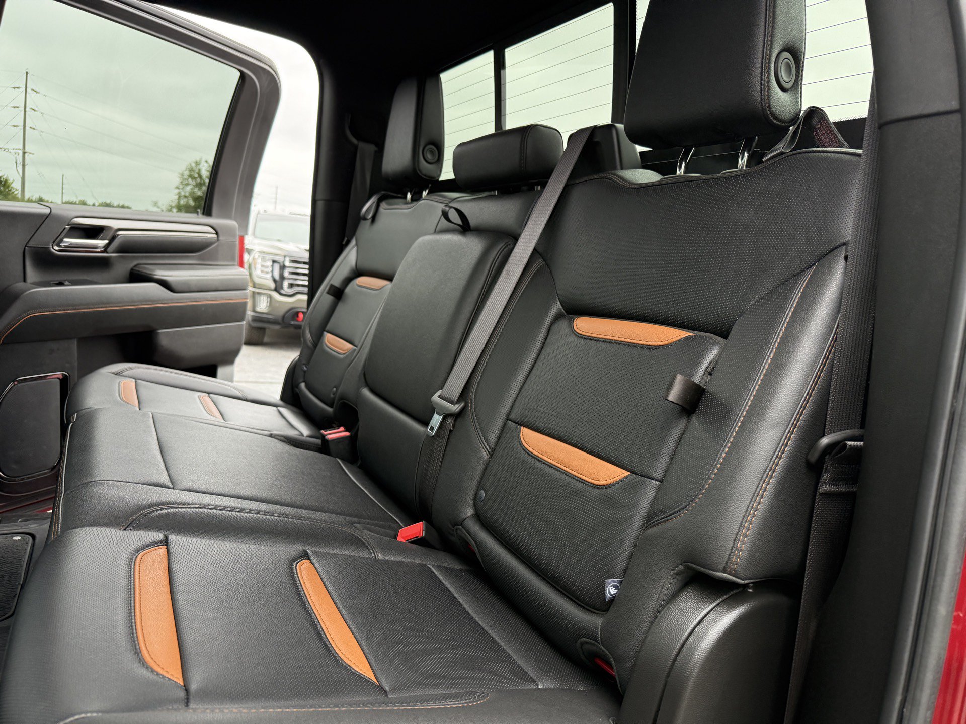 Used 2024 GMC Sierra 2500 AT4 w/ AT4 Preferred Package AWD/4WD image 28